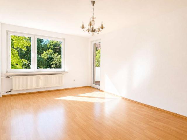 Wohnen nahe der Herrenhäuser Gärten – attraktive 2 Zimmer Wohnung in Herrenhausen mit Balkon