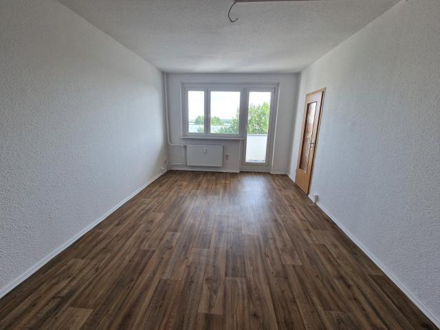 Wohnen nahe der Ostsee: Renovierte 3 Raum Wohnung in Rostock Groß Klein