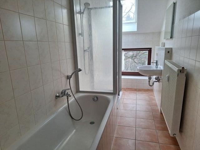 Wohnen Sie doch in einer großzügigen 4 Raumwohnung ganz oben