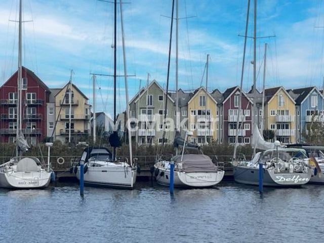 Wohnen, wo andere anlegen – Exklusive Wohnung mit Blick auf die Marina