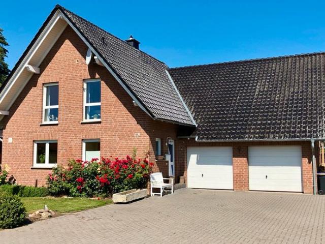 Wohnen, wo andere Träumen EFH mit Pferdestall und PV Anlage