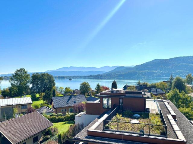 Wohnen, wo andere Urlaub machen! Exklusives Studio mit XL Terrasse, Seeblick & Seezugang!