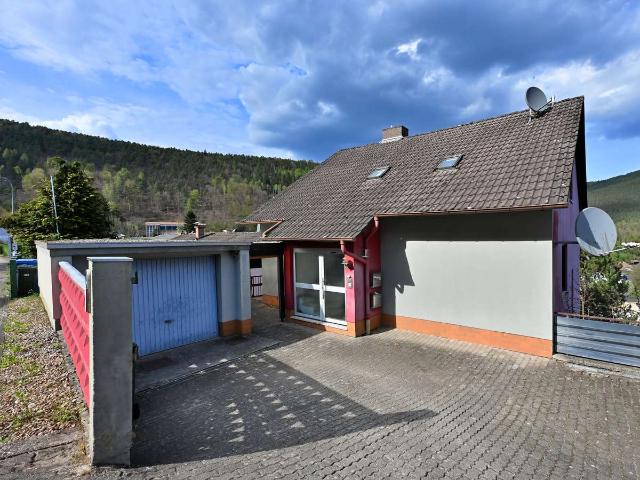 Wohnen, wo andere Urlaub machen – Panoramaausblick inklusive! Freistehendes Haus mit viel Platz!