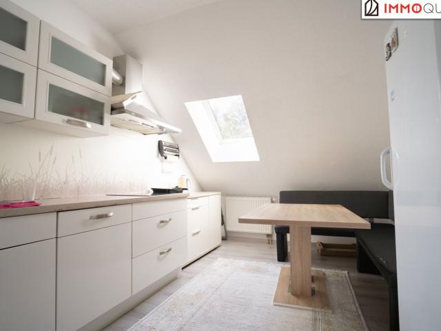 Wohnen, wo die Berge Grüßen! Großzügige Dachgeschosswohnung mit Ausblick Ins Grüne und 2 Schlafzimmern