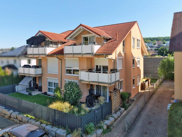 Wohnen, wohlfühlen, ankommen – modernes Zuhause mit besonderem Flair Dachwohnung in Eisingen