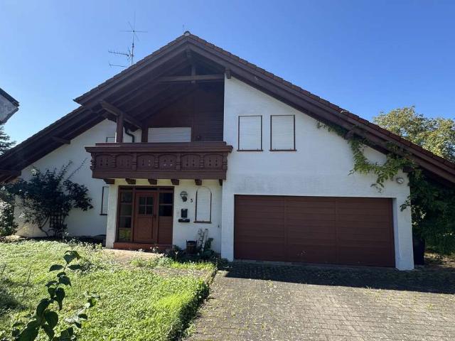 Wohnen & Wohlfühlen: Großzügiges Einfamilienhaus mit Einliegerwohnung