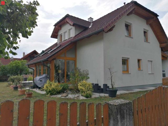 Wohnen & Werken: Charmantes Familienhaus mit Highlight Keller