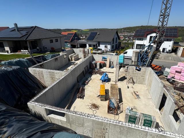 Wohnen, wie es morgen sein soll: Neubau Doppelhaushälfte mit Ausblick in Adelsheim & A