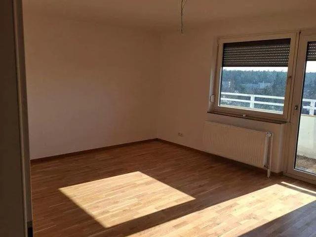 Wohnen wie im Neubau Sanierte 2 Zimmer Wohnung mit Balkon & Aufzug