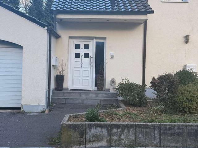 WOHNEN WIE IM EIGENEN HAUS! 171 m² Maisonette mit eigenem Eingang & XXL Terrasse