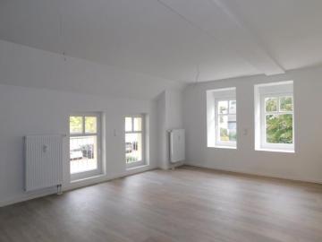 Wohnen wie im eigenen Haus in ruhiger idyllischer Lage!