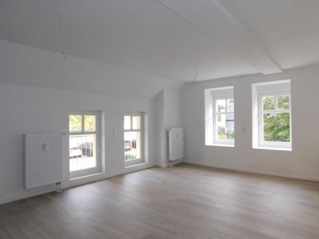 Wohnen wie im eigenen Haus in ruhiger idyllischer Lage!