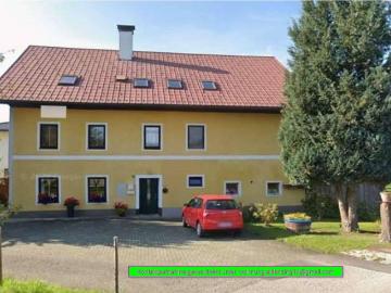 Wohnen wie im eigenen Haus  sanierte 90m² Dachgeschoss Oase