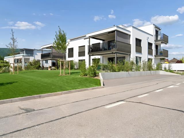 Wohnen wie im Einfamilienhaus 4.5 Zimmer mit riesigem Privatgarten