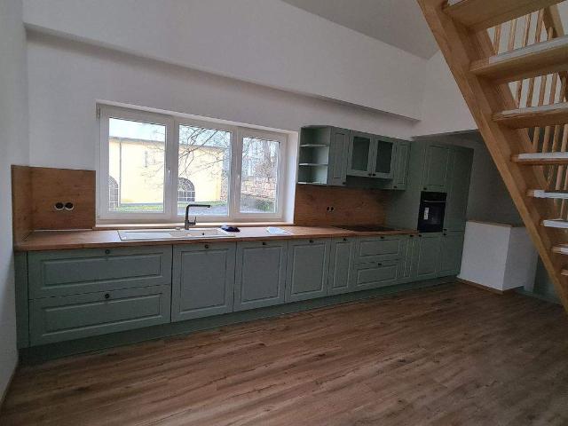 Wohnen wie im Einfamilienhaus Ã¼ber 3 Etagen ! XXL Terrasse im 1. OG