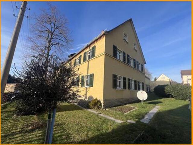 Wohnen wie im Einfamilienhaus im modernisierten historischen 3 Seiten Bauernhof nahe Gera zur Miete!