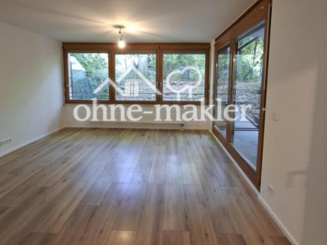 Wohnen wie im Grünen: Frisch renovierte 2 Zimmer Wohnung 57m2 mit Terrasse & Gartennutzung
