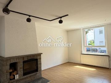 Wohnen wie im Haus: 4 Zimmer EG Wohnung mit Garten, Garage und Markenküche