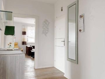 Wohnen wie im Haus – 4 Zimmer Wohnung mit großem Gartenanteil