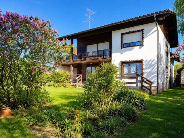 WOHNEN WIE IM HAUS ? ERDGESCHOSSWOHNUNG MIT GARTEN, TERRASSE UND GARAGE