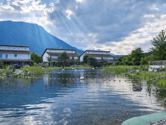 Wohnen wie im Urlaub am Mieminger Plateau Vermietung Doppelhaushälfte mit Schwimmteich, Garten und Top Lage