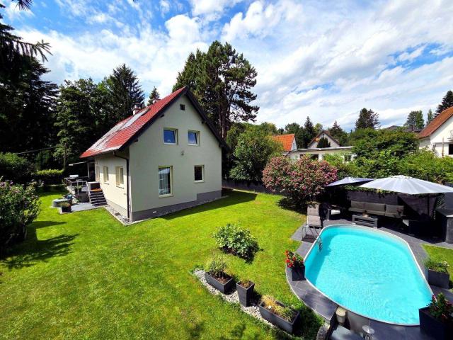 Wohnen wie im Urlaub – stilvolles Einfamilienhaus mit Pool, Wellnessbereich und Doppelgarage nahe Wien
