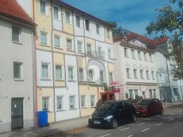 WOHNEN U. GASTRONOMIE IM ZENTRUM