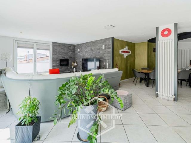 Wohnen und Arbeiten – Maisonette Wohnung mit zwei Eingängen und weitläufigem Garten