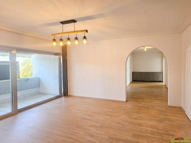 Wohnen und Arbeiten? Großzügige Wohnung/Büro mit Dachterrasse nahe Gleisdorf