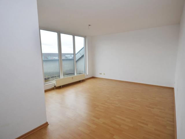 Wohnen und Arbeiten in heller 2 Zimmer Wohnung mit individuellem Schnitt!