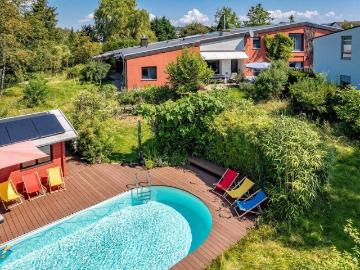 Wohnen und Arbeiten perfekt vereint: zwei tolle Wohneinheiten plus moderne Gewerbeeinheit