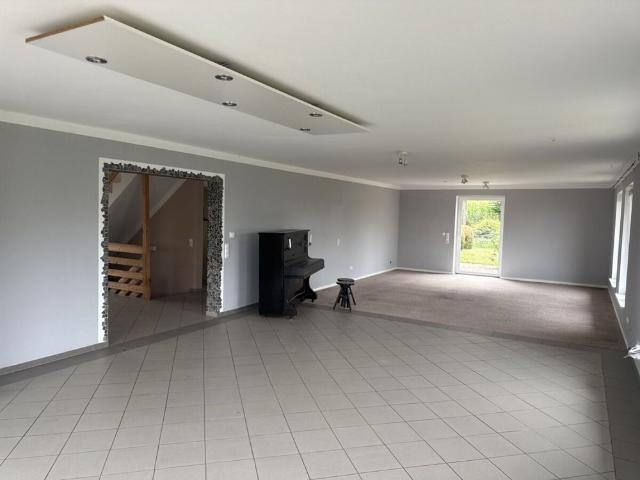 Wohnen und Arbeiten unter einem Dach – großzügiges EFH mit Carport