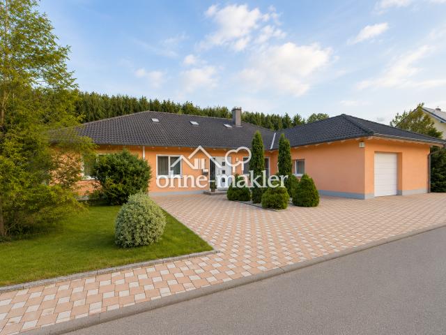 Wohnen und genießen – großzügiger Bungalow mit Pool, Whirlpool und traumhafter Waldrandlage