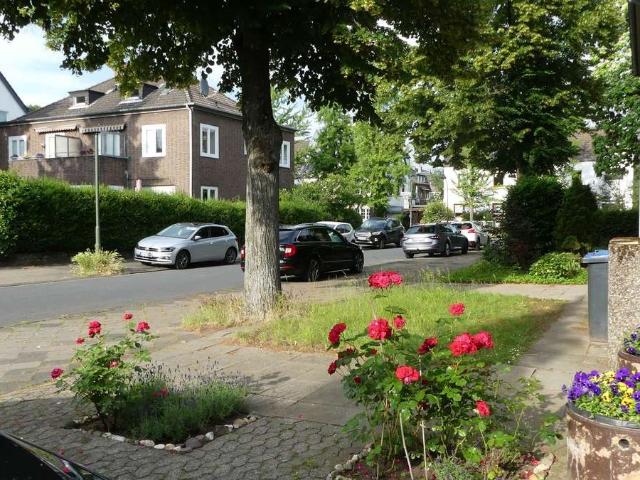 Wohnen und Leben mit Ambiente in Villa am Schloss Benrath / Exquisite living near Benrath Castle