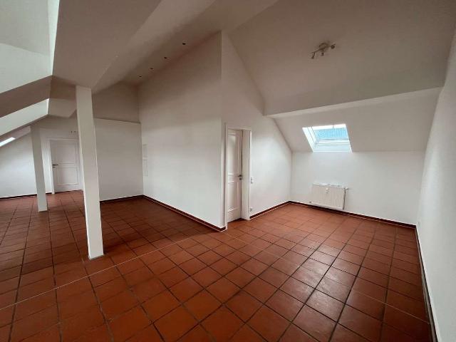 Wohnen über den Dächern von Bad Homburg – großzügige 2 Zimmer Dachgeschosswohnung