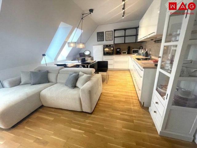 Wohnen über den Dächern von Linz/Oed! Dachgeschoss Mietwohnung mit Penthousecharakter und beeindruckender Aussicht! Höchste Wohn und Lebensqualität in ruhiger und beliebter Wohngegend! Perfekte Infrastruktur!