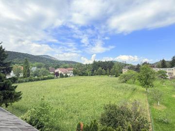 Wohnen über den Dächern von Rodaun – großzügige Dachgeschosswohnung mit Garten, Terrasse und neuer Energietechnik | ZELLMANN IMMOBILIEN