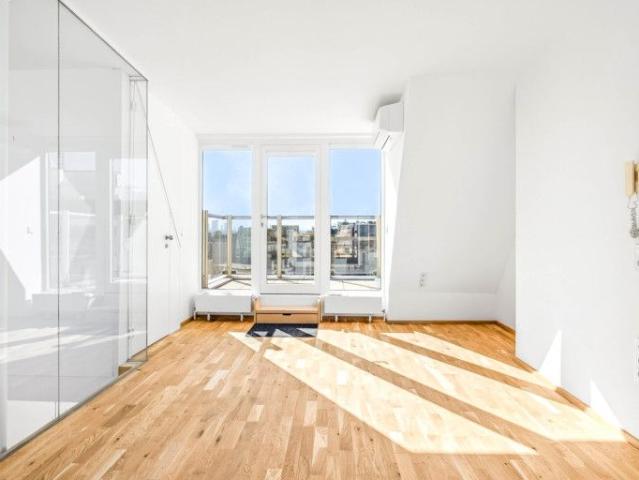 WOHNEN ÜBER DEN DÄCHERN VON WIEN MIT BLICK ÜBER DIE STADT UND DEN STEPHANSDOM