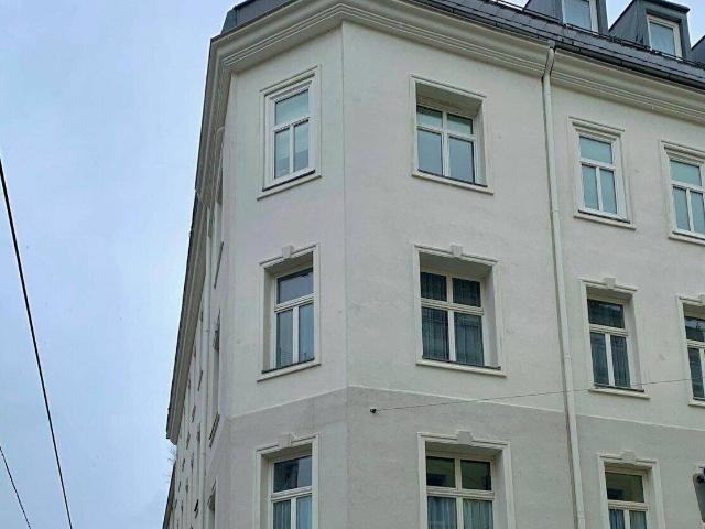 Wohnen über den Dächern Währings – stilvolle 2 Zimmer Dachgeschosswohnung mit Lift