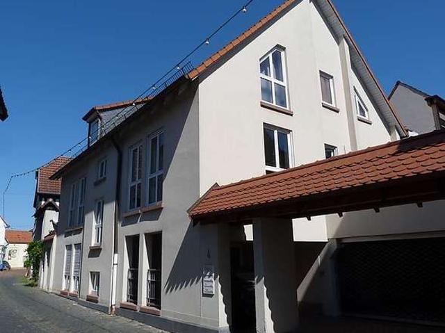 Wohnen über den Dächern der Hocheimer Altstadt mit grosser Dachterrasse