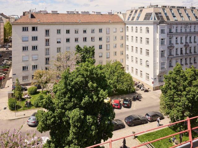 Wohnen über den Dächern der Josefstadt – Terrasse und Weitblick