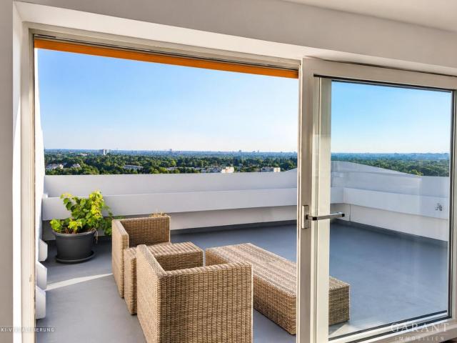 Wohnen über den Dächern Münchens: Terrassenwohnung mit Panoramablick