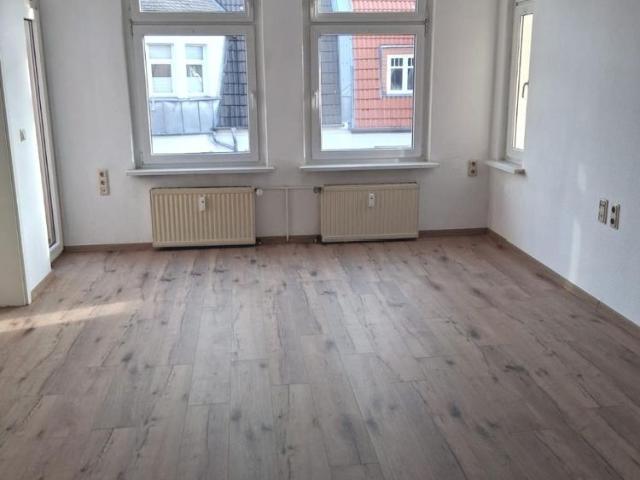 Wohnen über der Stadt schöne 2 R Wohnung in MD Stadtfeld Ost,im DG ca.60m² zu vermieten !