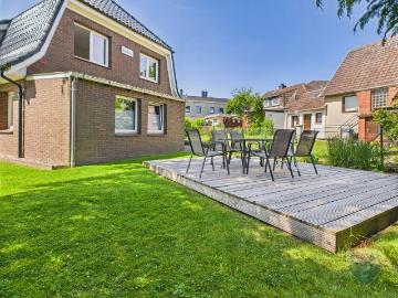 Wohnen, Vermieten oder Ferienvermietung: Zweifamilienhaus nahe Strand in Haffkrug