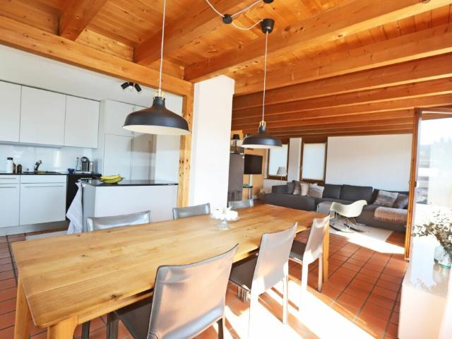 Wohnen & Vermieten: Einfamilienhaus mit Einliegerwohnung und Wintergarten
