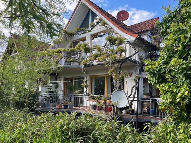 Wohnen & Vermieten: Großzügiges Haus mit viel Charme !
