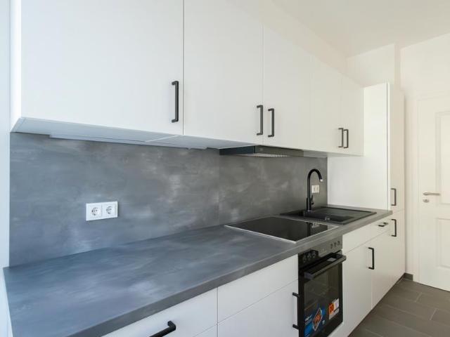 Wohnen zum Wohlfühlen – 2 Zimmer mit Balkon & Einbauküche im Turmpalast WE07