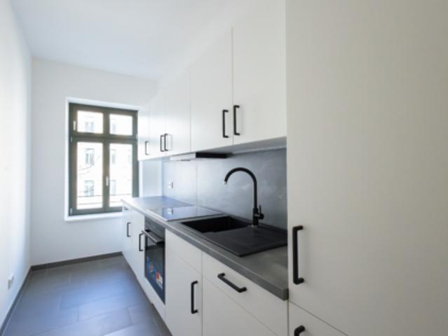 Wohnen zum Wohlfühlen – 2 Zimmer mit Balkon & Einbauküche im Turmpalast WE07