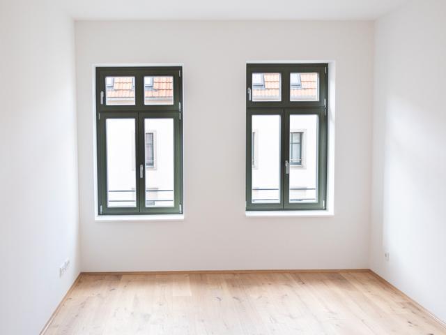 Wohnen zum Wohlfühlen 2 Raum Wohnung mit EBK & Balkon WE10