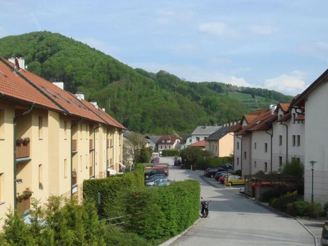 Wohnen zum Wohlfühlen – Charmante 2 Zimmer Wohnung mit Loggia in Rotheau